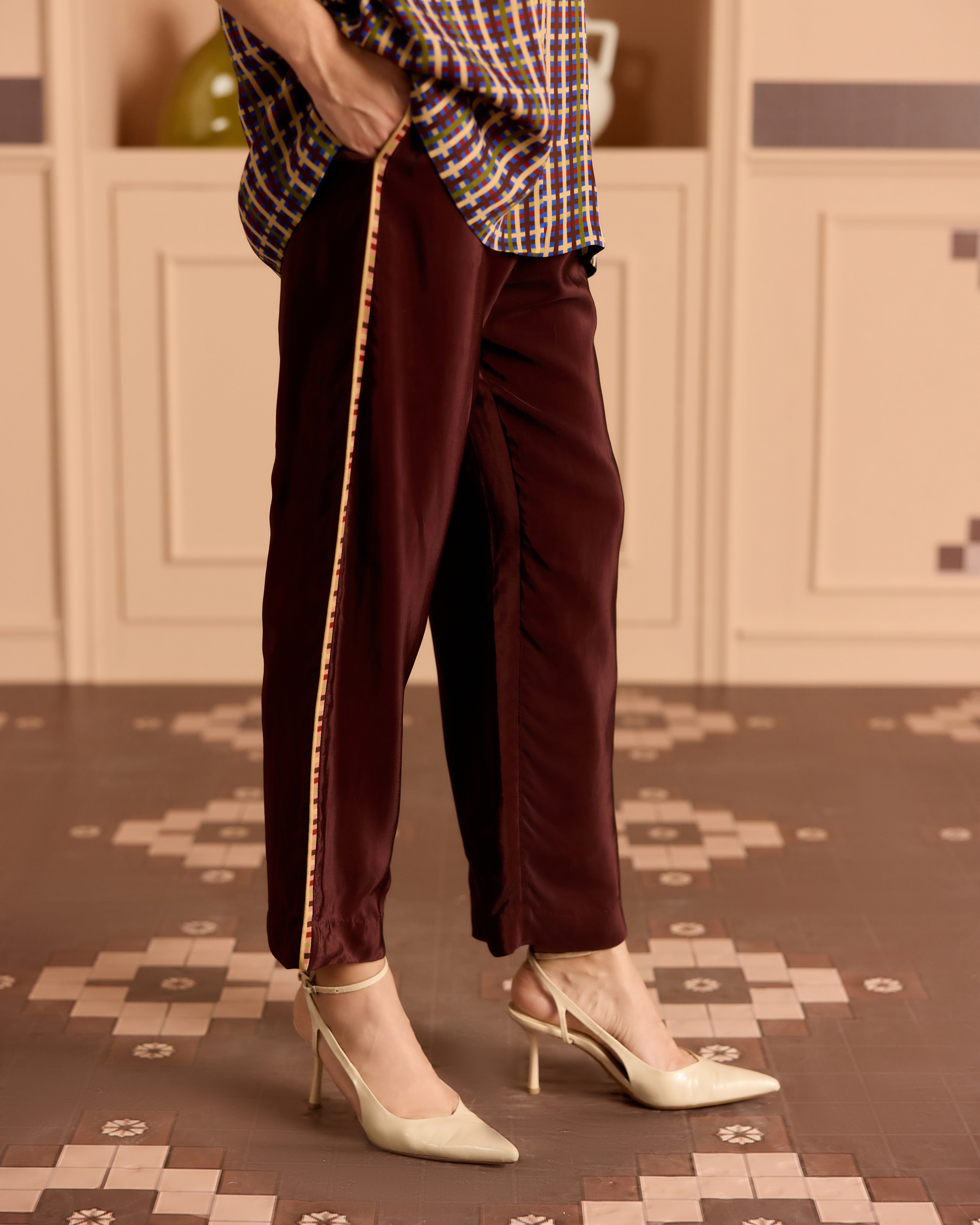 BURGANDY SOLID PANTS