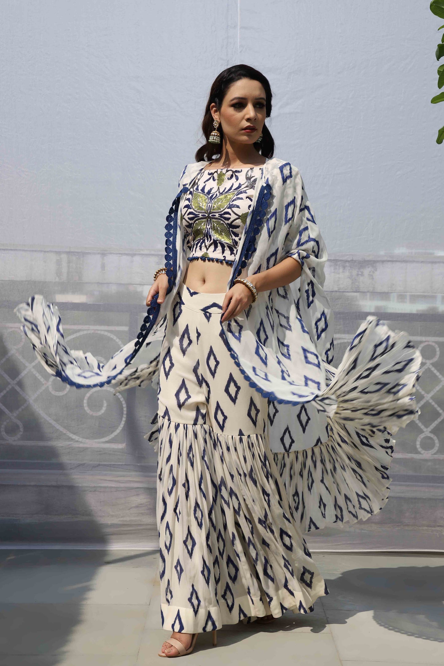 OFF WHITE DIAMOND MOTIF SHARARA SET