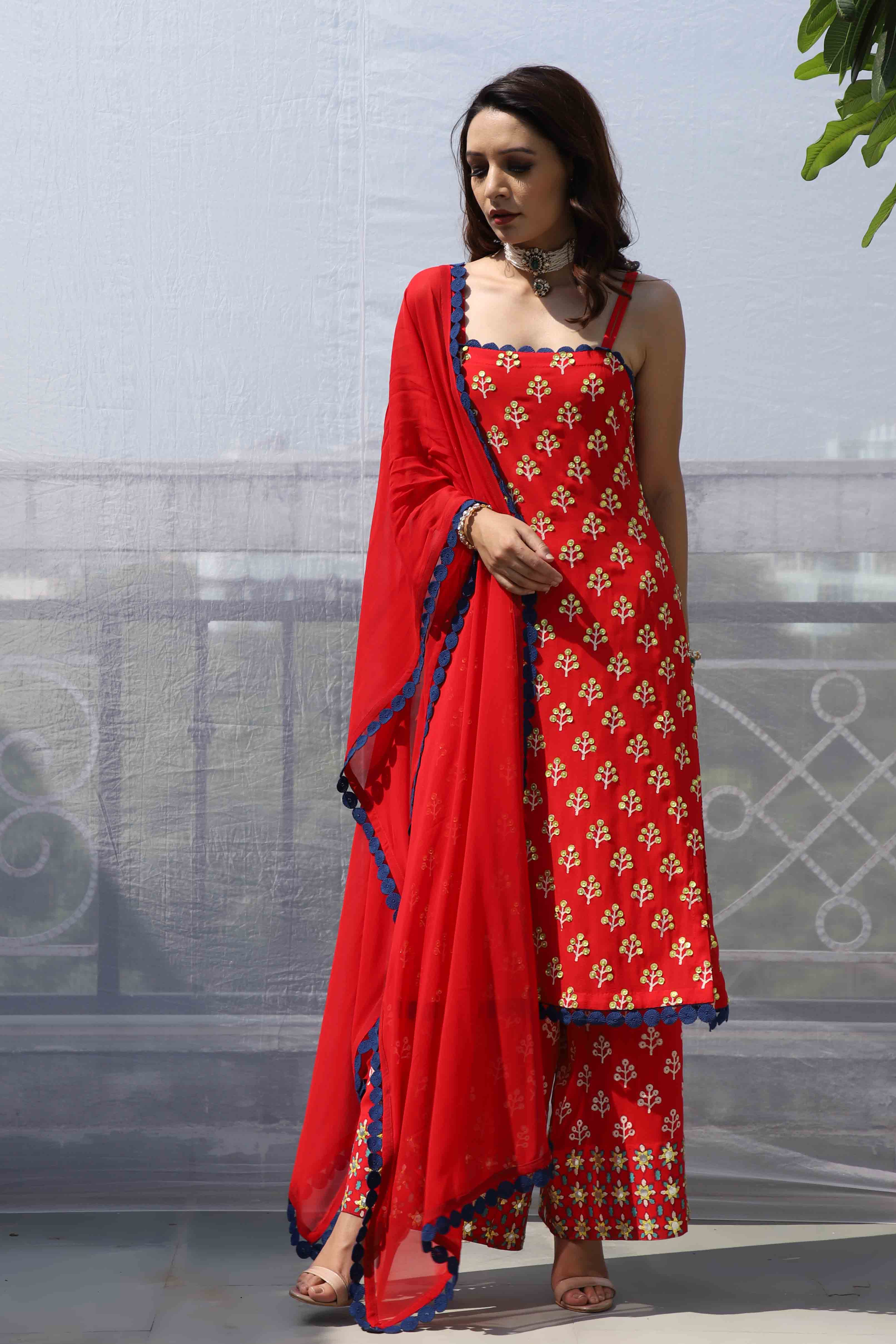 RED SMALL BOOTI STRAPPY KURTA
