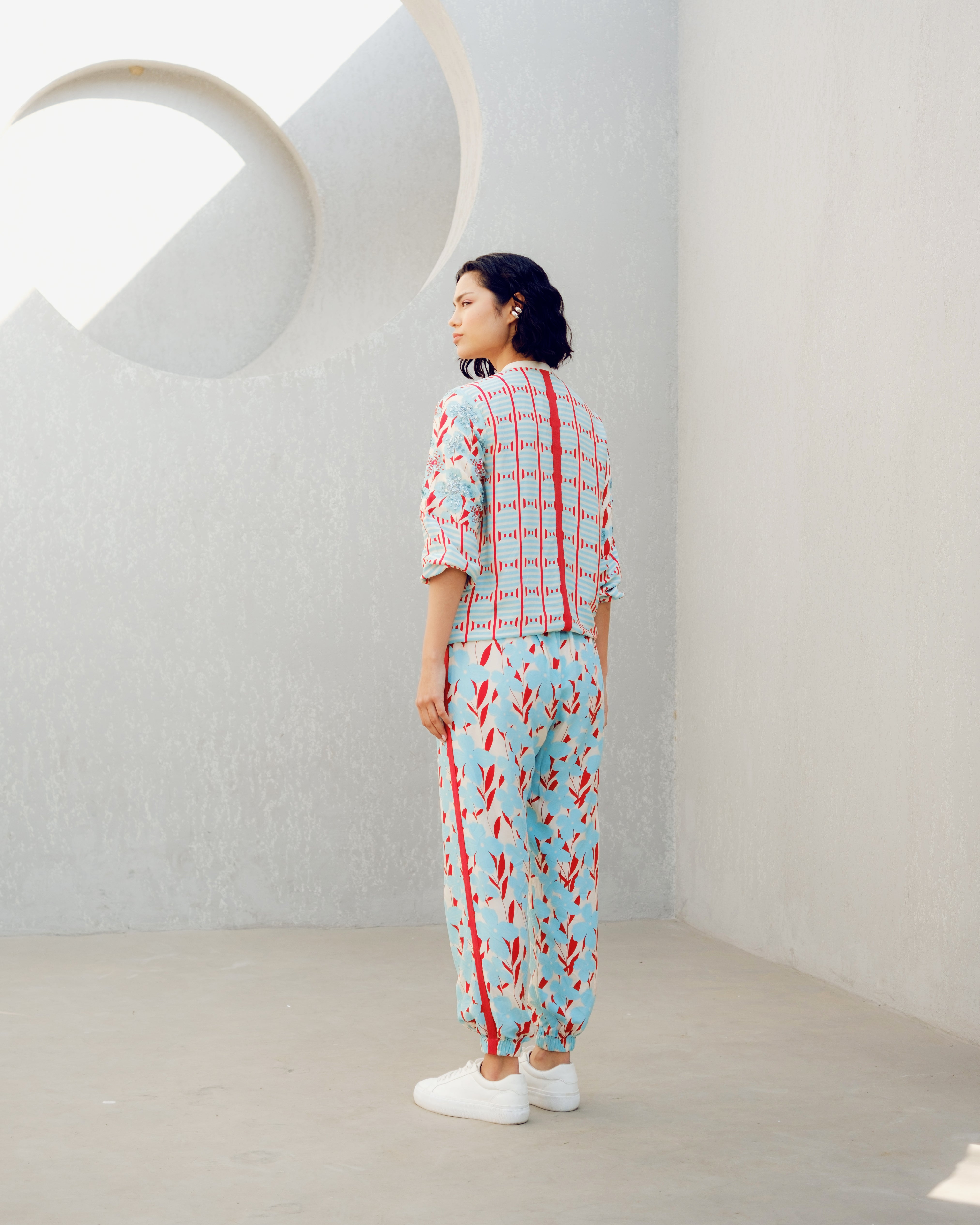 WHITE PRINT PLAY TRACK SUIT
