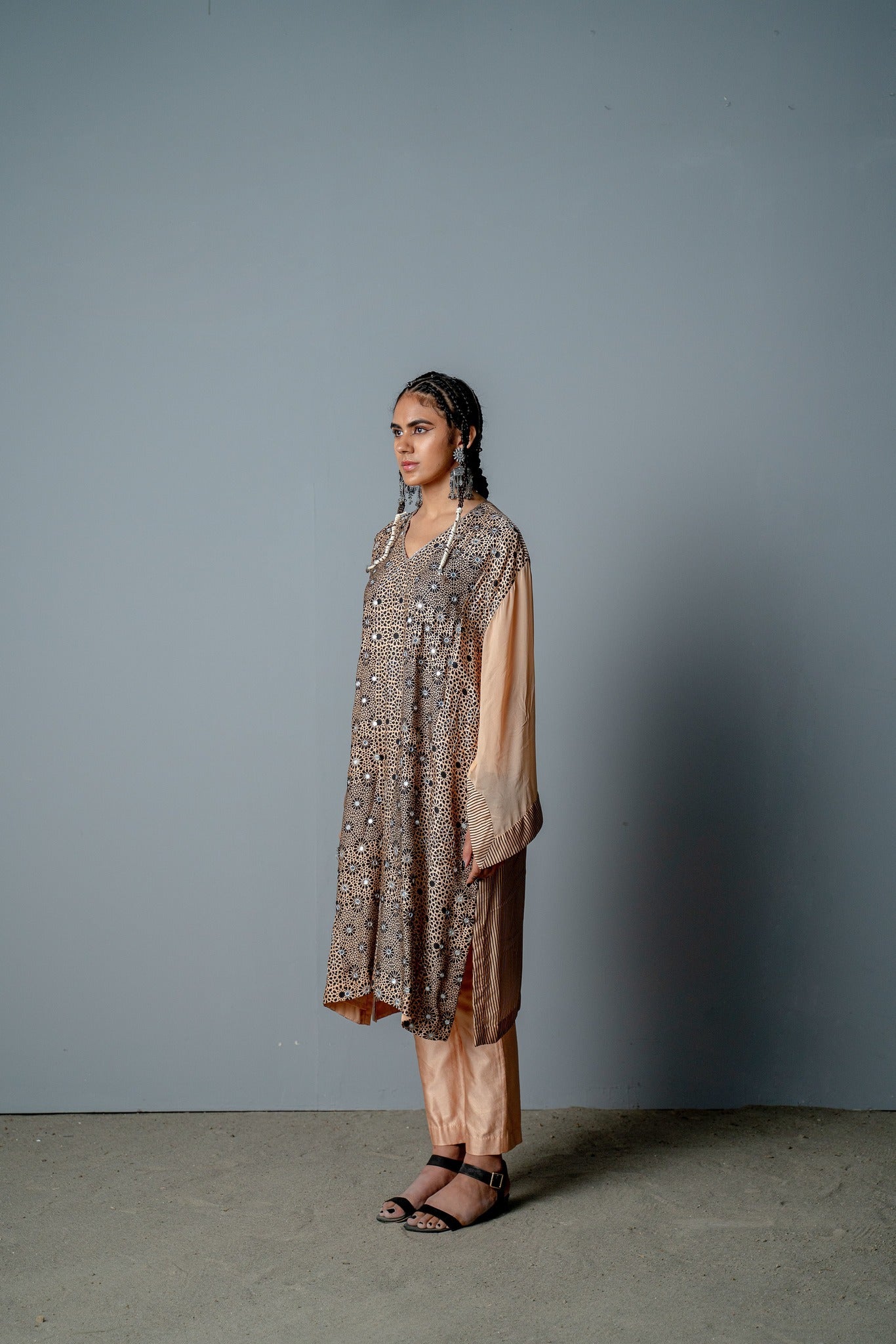 NUDE MOSAIC PHERAN