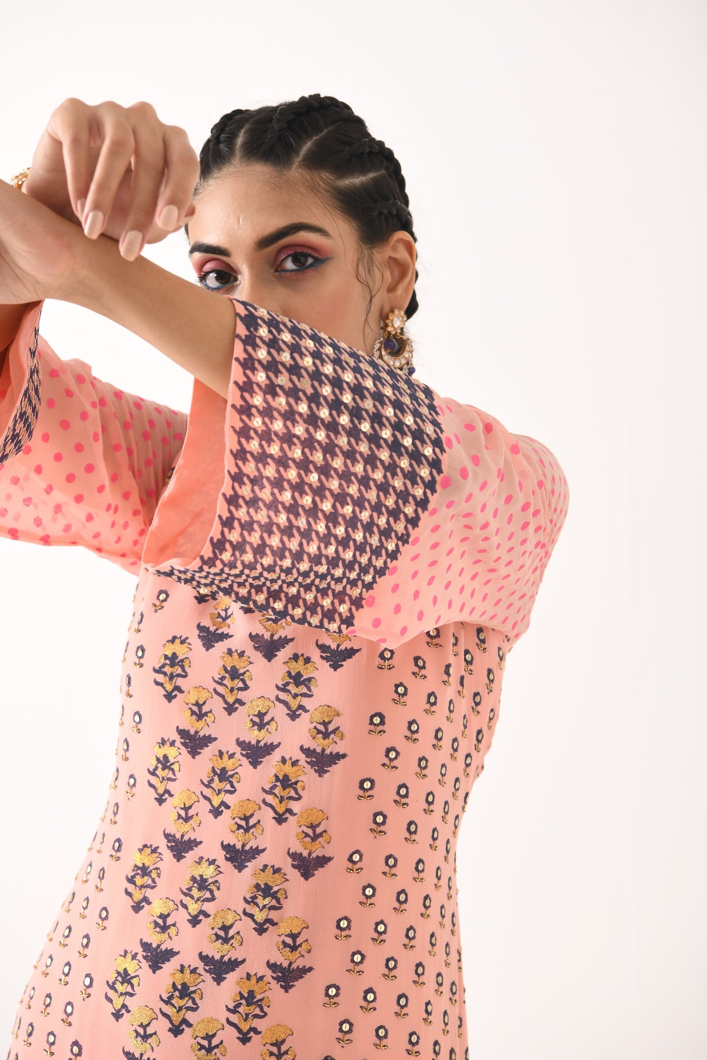 BLUSH PINK FOIL PRINT DETAIL SMALL BOOTI KURTA