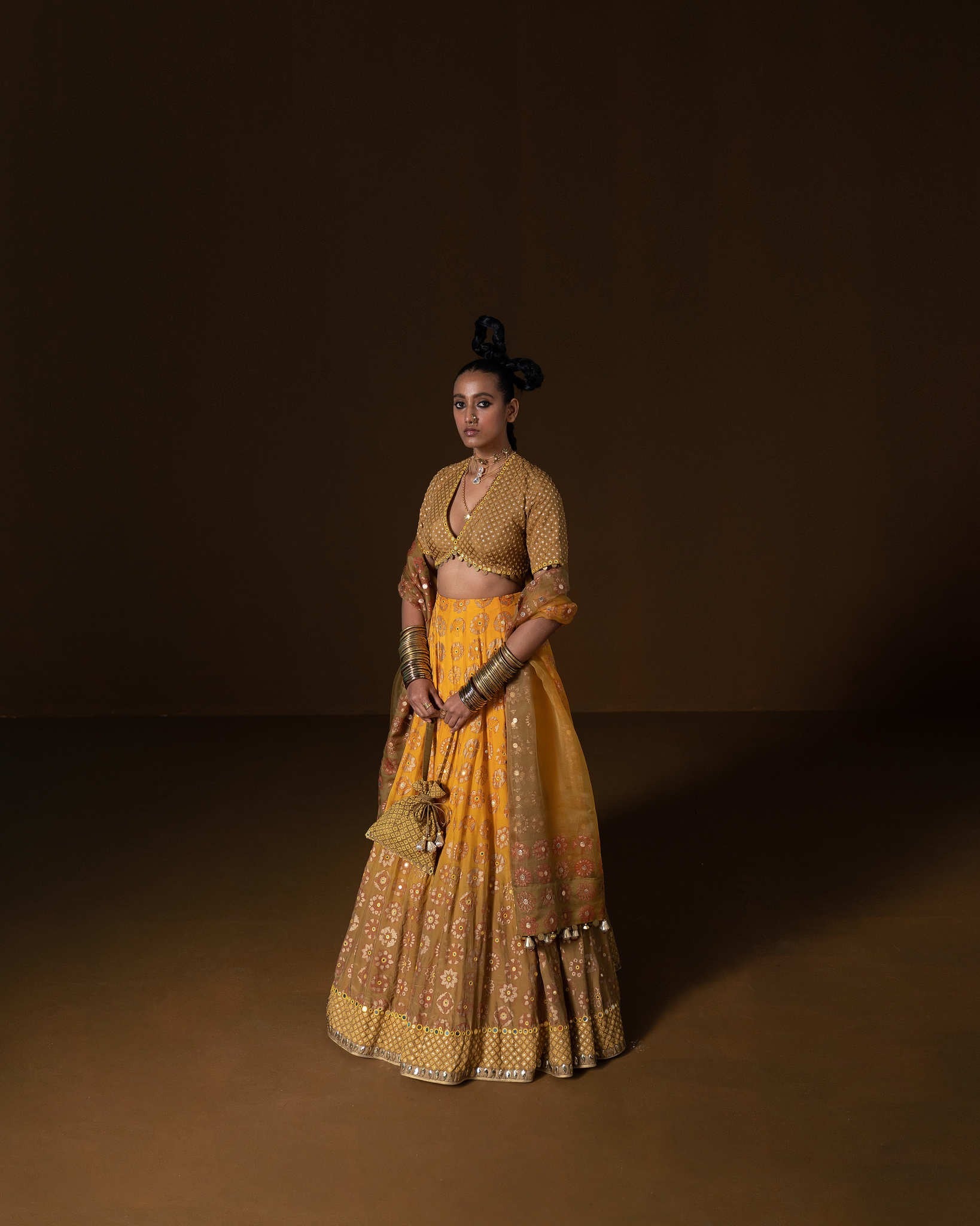 KASUNDI LEHNGA