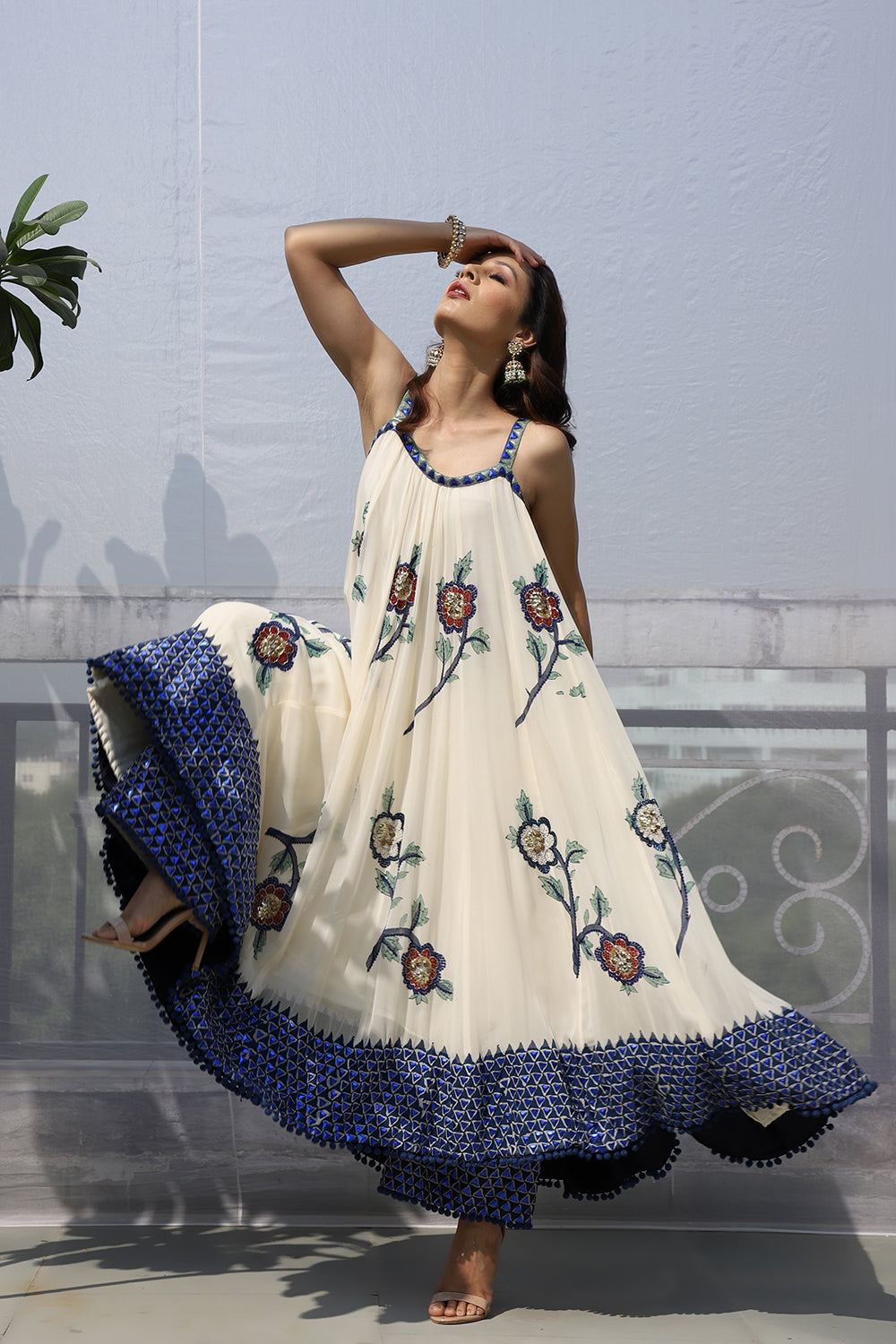 OFF WHITE BIG FLOWER BOOTA STRAP ANARKALI SET