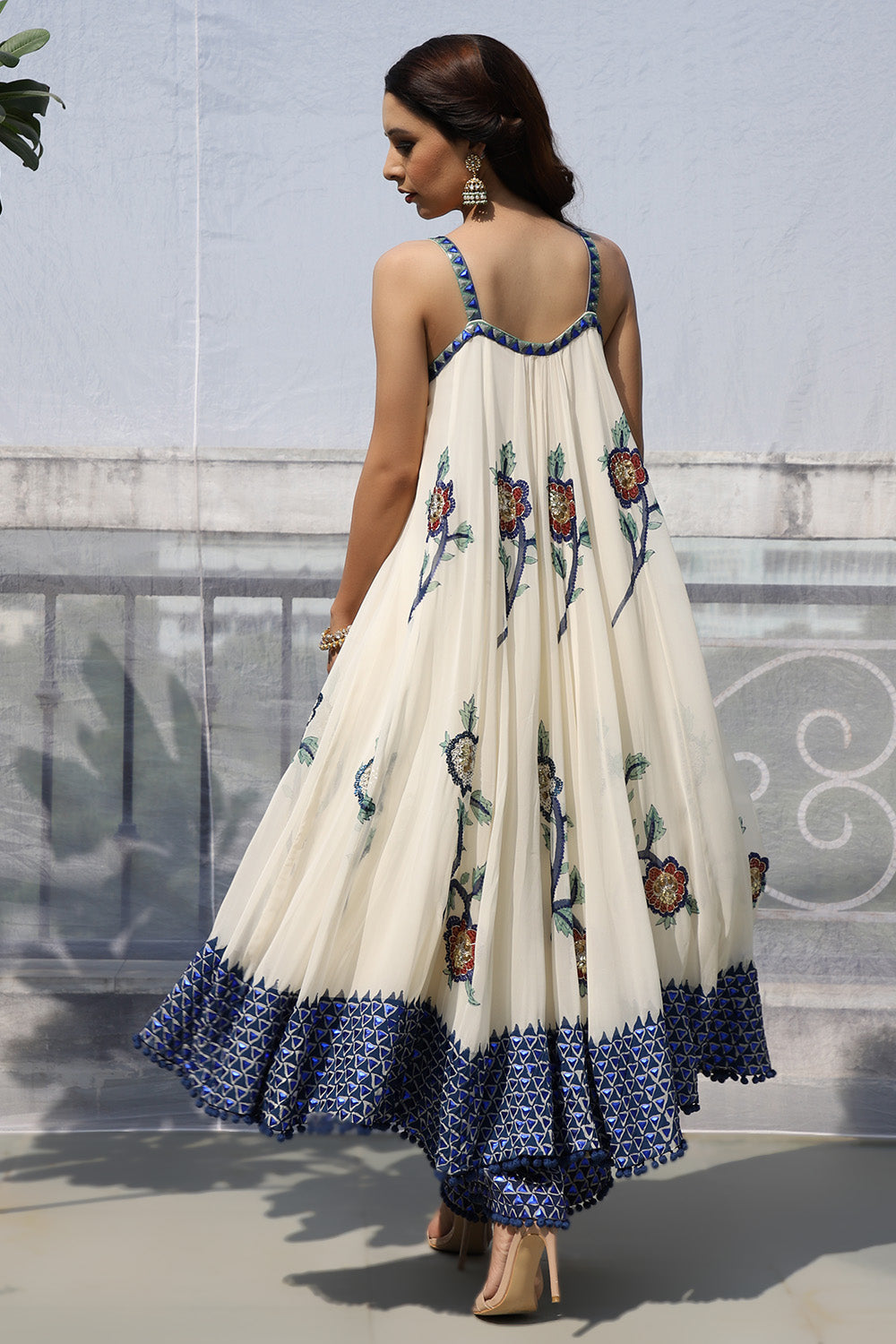 OFF WHITE BIG FLOWER BOOTA STRAP ANARKALI SET