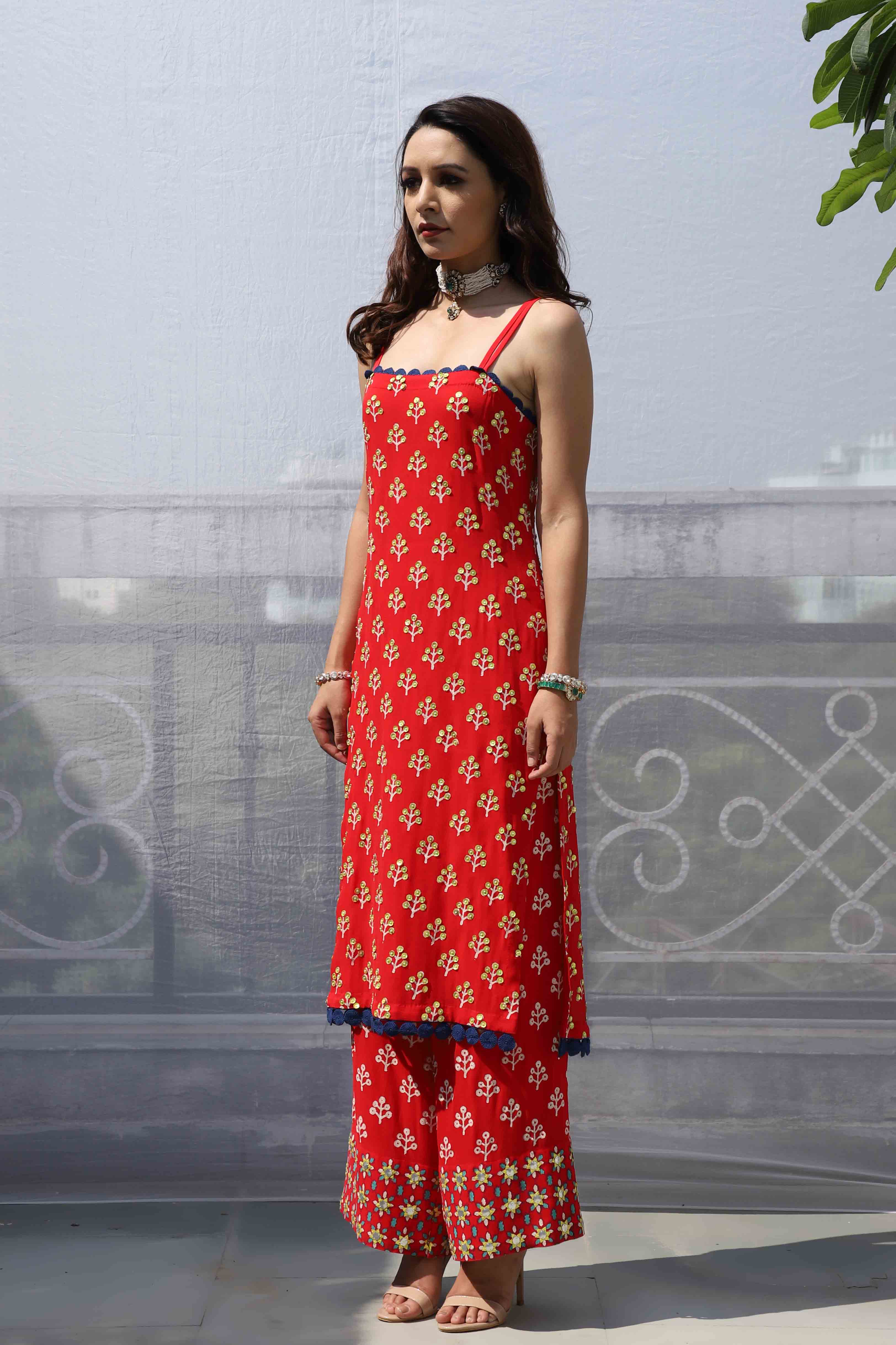 RED SMALL BOOTI STRAPPY KURTA