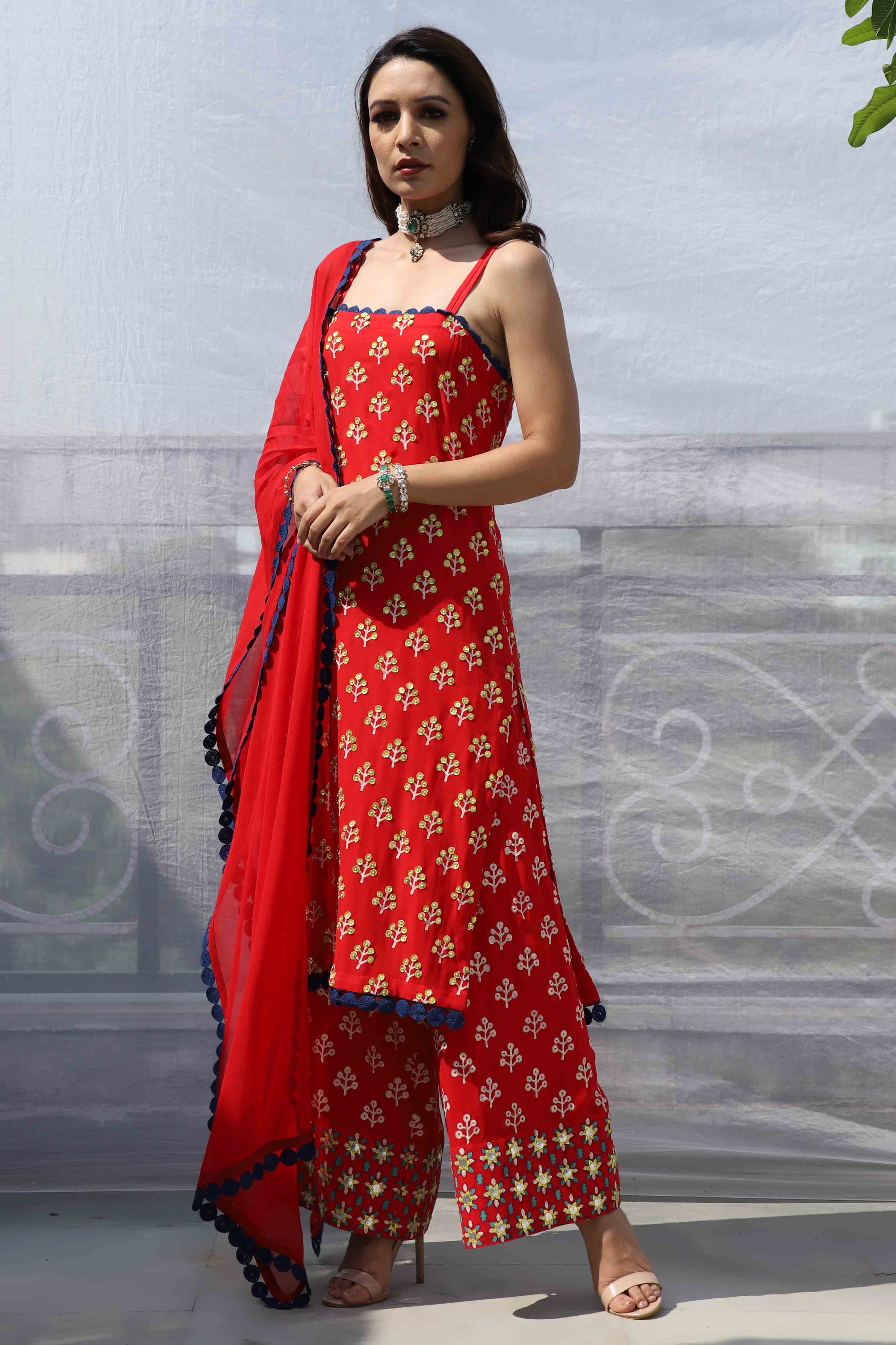 RED SMALL BOOTI STRAPPY KURTA