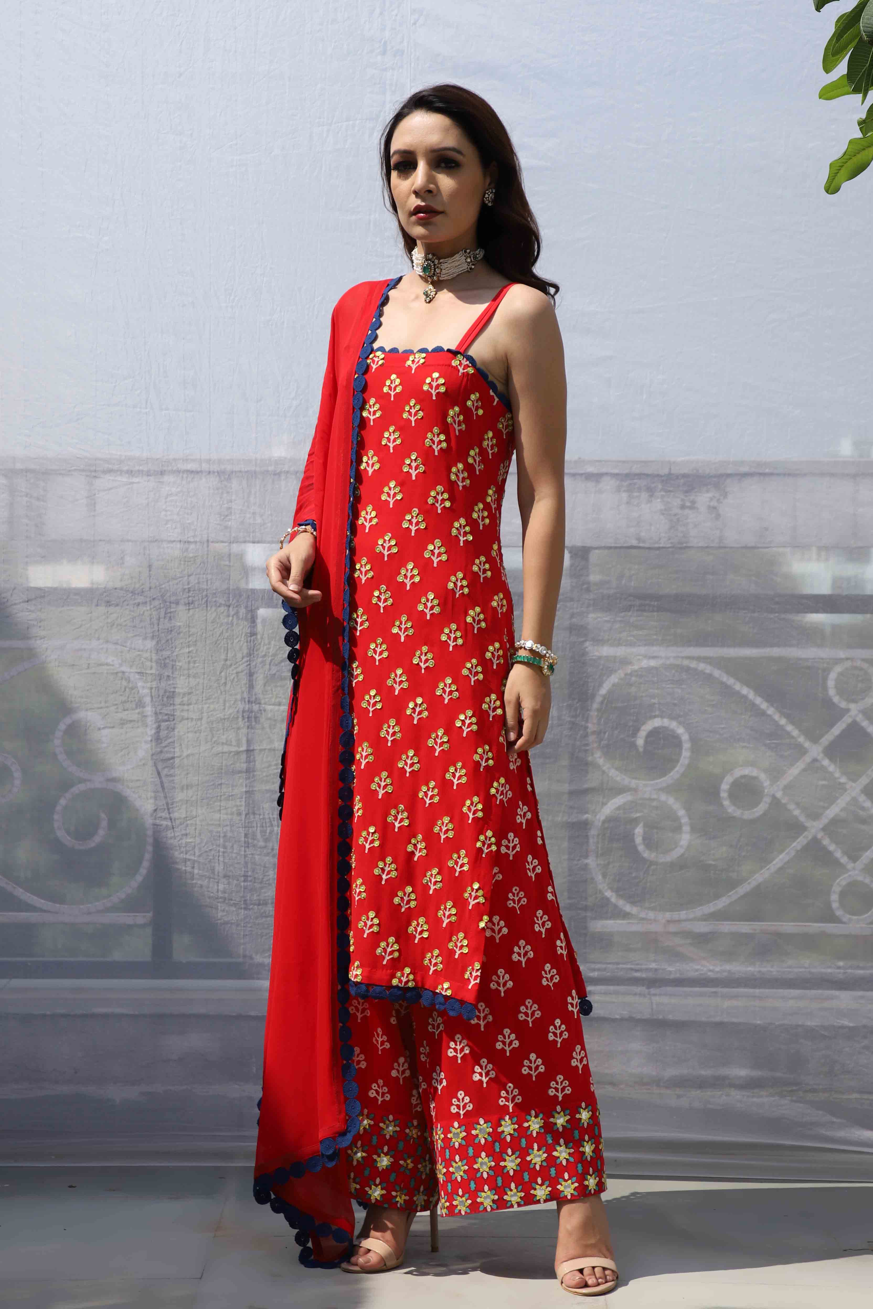 RED SMALL BOOTI STRAPPY KURTA