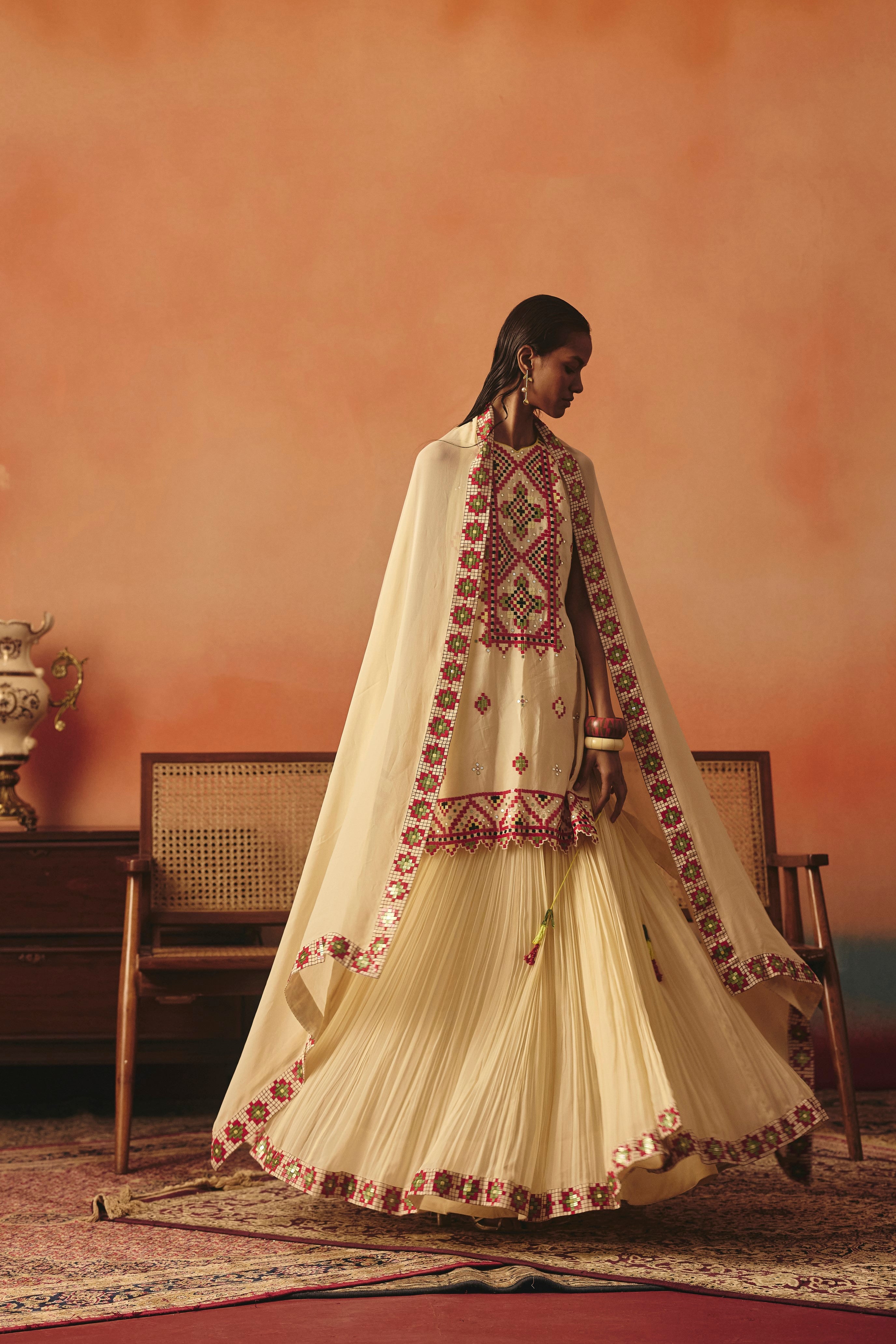 JHAROKHA LEHNGA SET