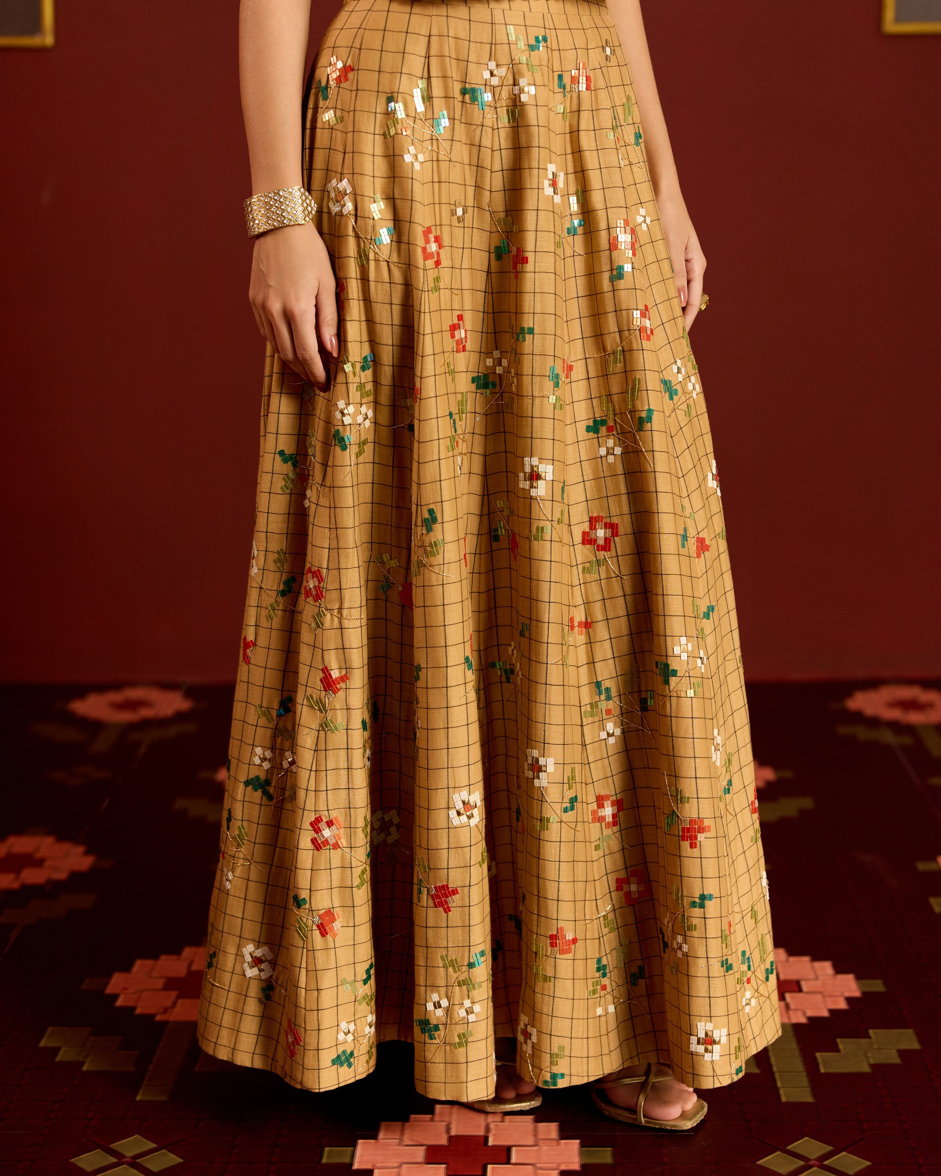GOLD JAL SKIRT + U-SHAPE BLOUSE