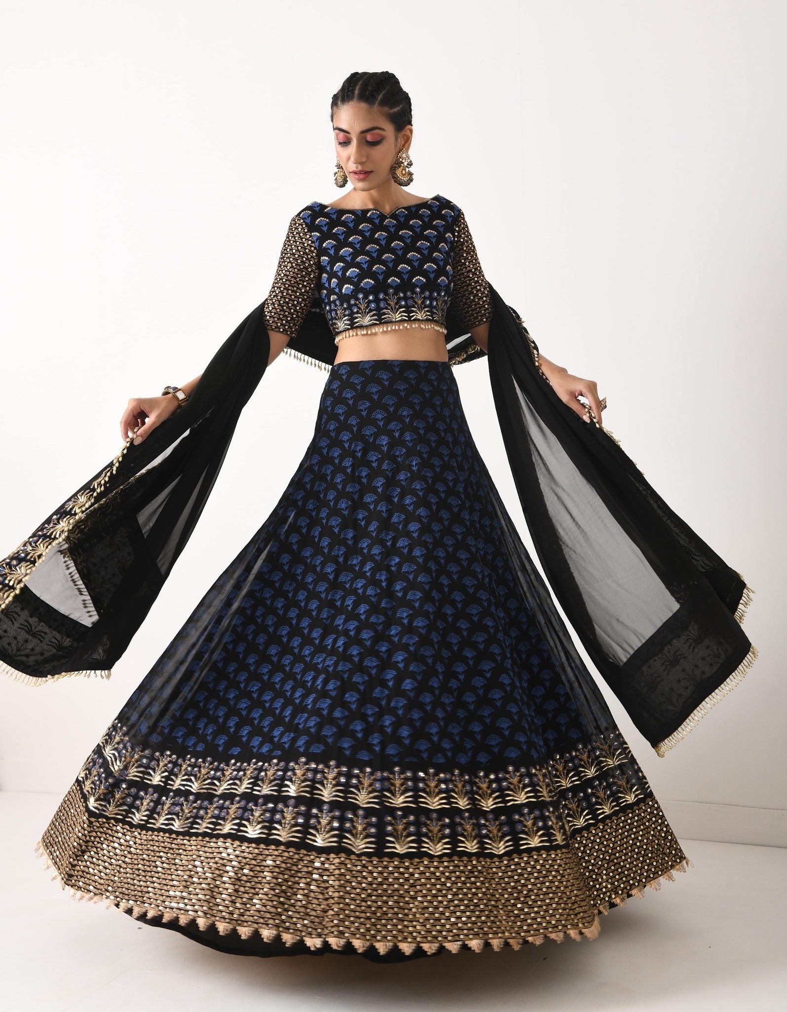 BLACK LEHNGA