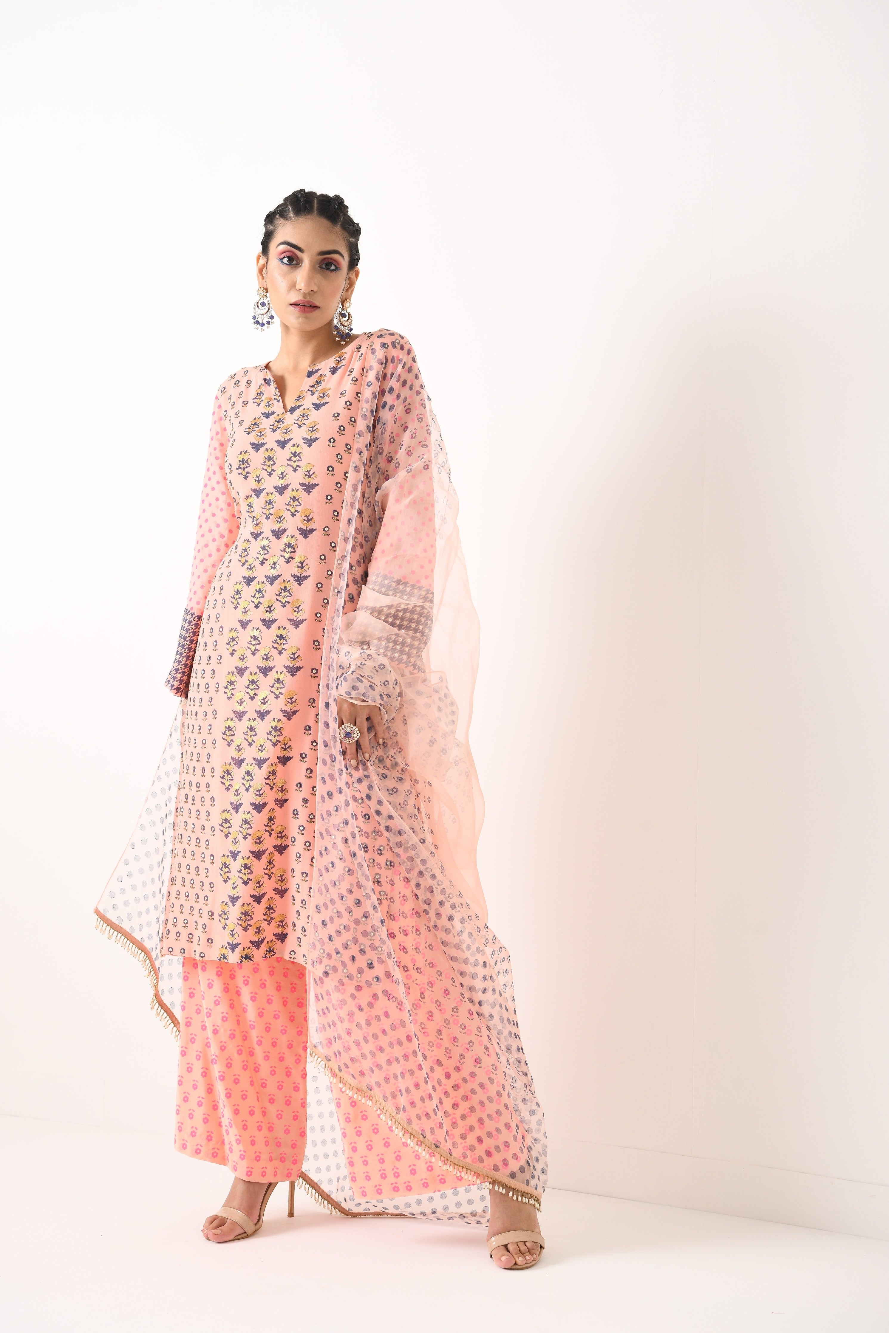 BLUSH PINK FOIL PRINT DETAIL SMALL BOOTI KURTA