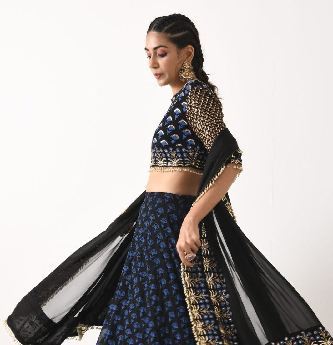 BLACK LEHNGA