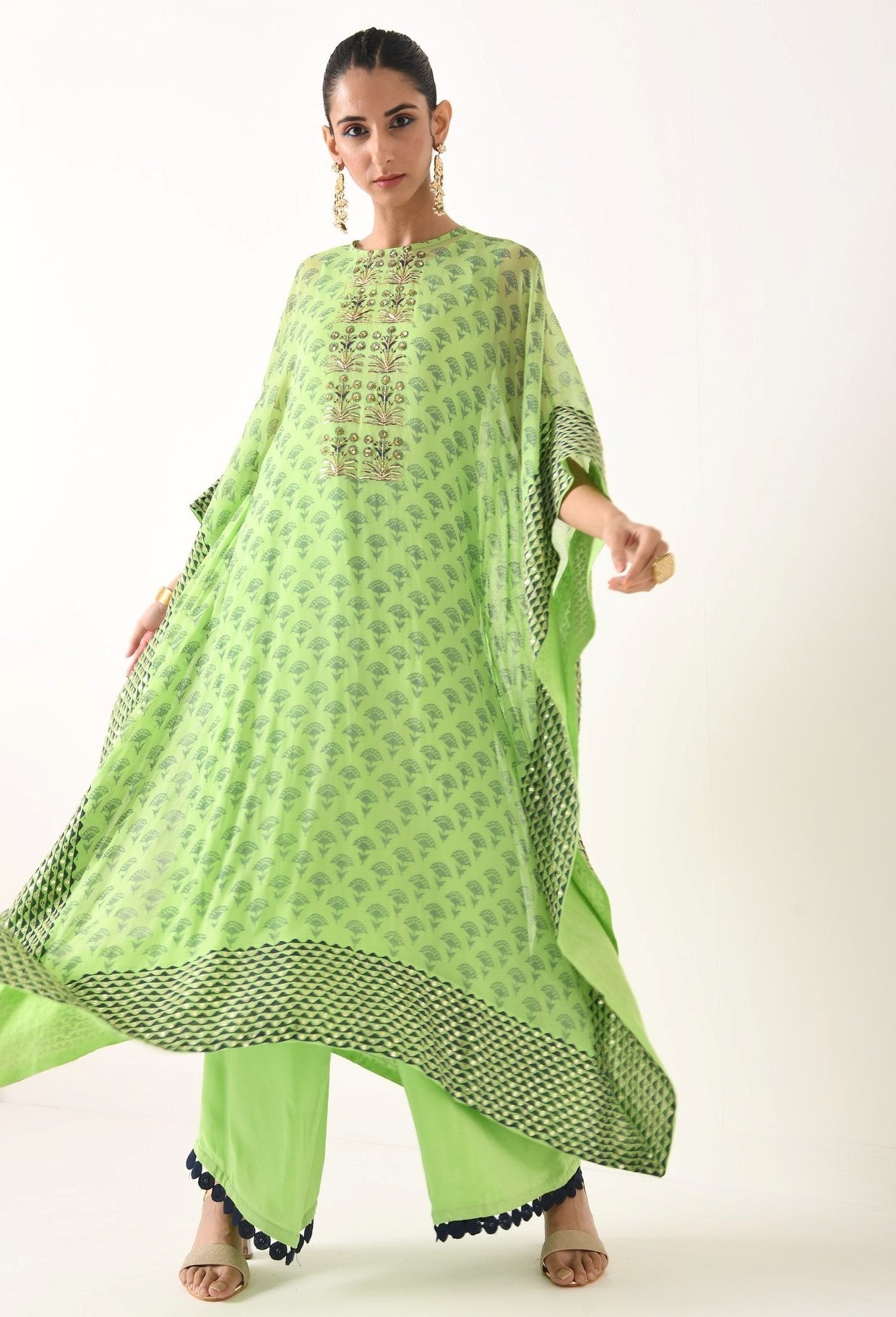 MINT GREEN SMALL TRIANGLE BORDER KAFTAN SET