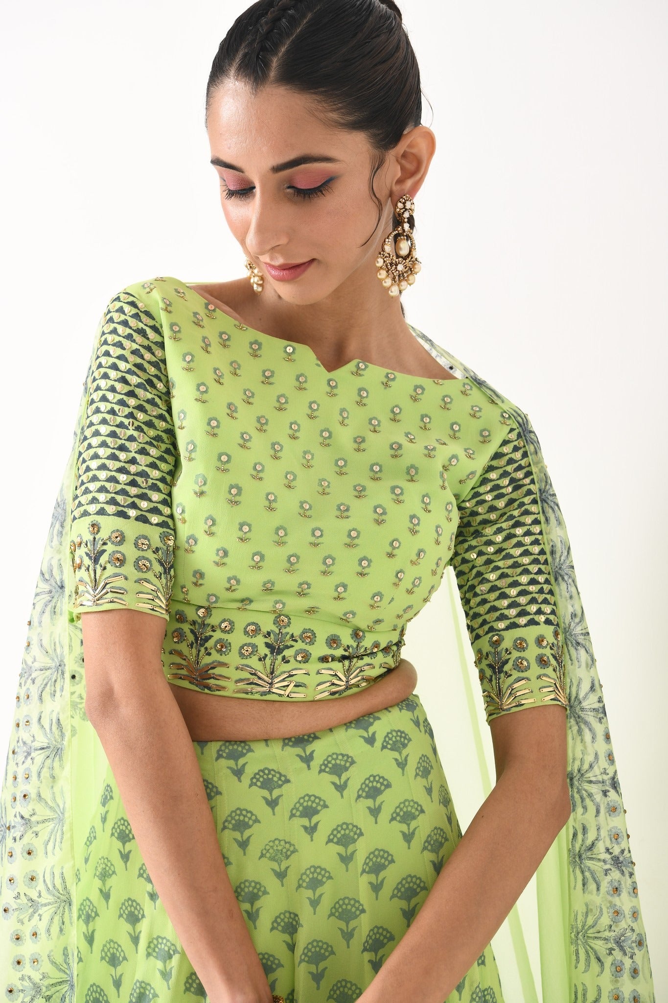 MINT SMALL TRIANGLE BORDER LEHNGA SET