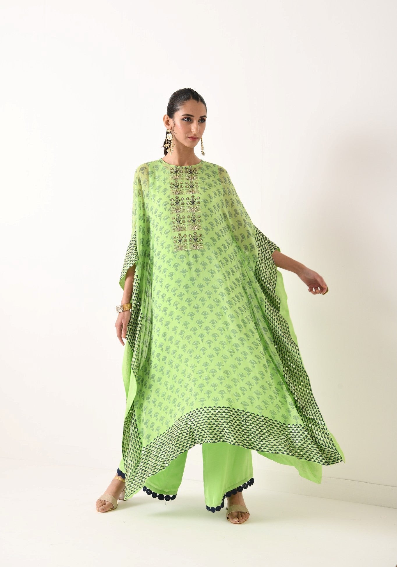 MINT GREEN SMALL TRIANGLE BORDER KAFTAN SET